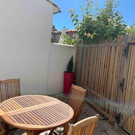 Maison De Vacances La Flotte 00491Ui Екстериор снимка