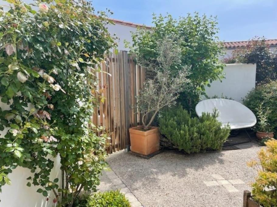 Maison De Vacances La Flotte 00491Ui Екстериор снимка
