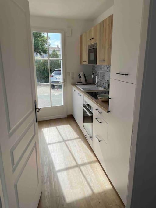 Maison De Vacances La Flotte 00491Ui Екстериор снимка